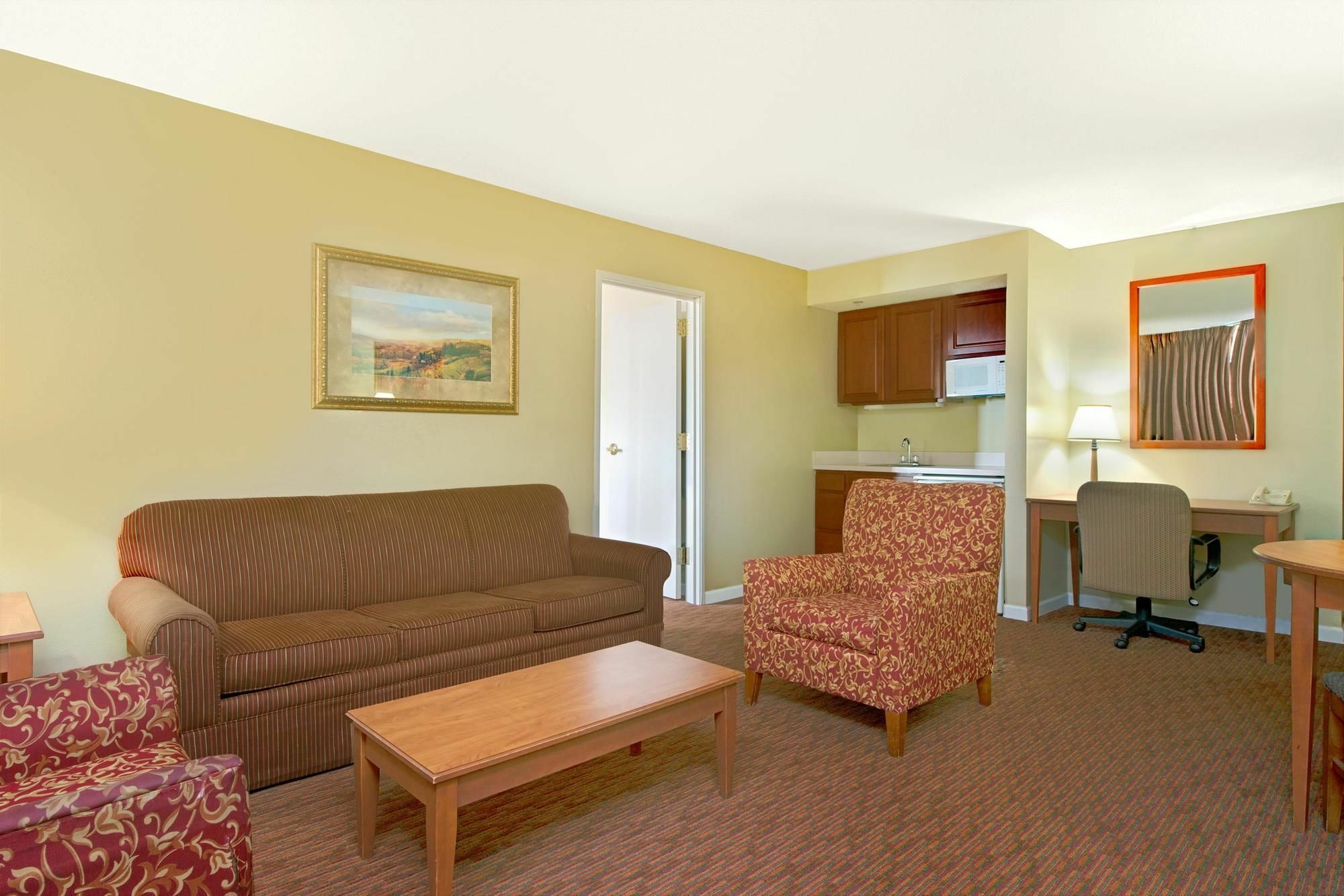 Days Inn By Wyndham St. Louis/Westport Mo Maryland Heights Eksteriør bilde